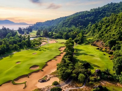 Sân golf Laguna Lăng Cô, sân golf có vị trí ven biển TP. Huế. Ảnh: Lagunalangco.com