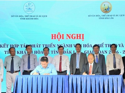 Sở Văn hóa, Thể thao và Du lịch tỉnh Khánh Hòa và Sở Văn hóa, Thể thao và Du lịch tỉnh Đắk Lắk vừa ký kết hợp tác nhiều lĩnh vực liên quan đến ngành (giai đoạn 2026 - 2030), trong đó có du lịch. Ảnh: Bích Hồ