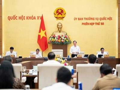 Ủy ban Thường vụ Quốc hội cho ý kiến về tình hình kinh tế, xã hội