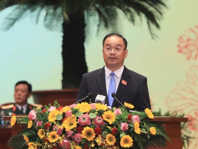 Ông Nguyễn Ngọc Việt, Bí thư Đảng ủy phường Đống Đa trình bày tham luận tại Đại hội.