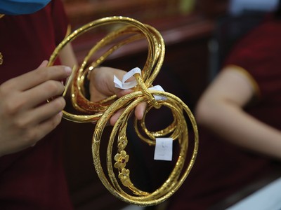 Có thể coi vàng, chứng khoán hay bất động sản là hàng “tiền đạo” tấn công trong danh mục đầu tư