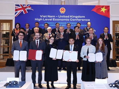 Lễ trao các biên bản.