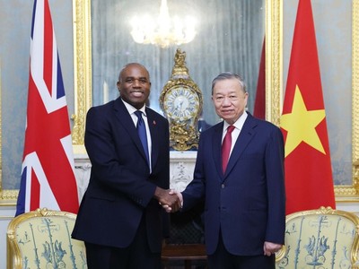 Tổng Bí thư Tô Lâm gặp Phó Thủ tướng Anh David Lammy. Ảnh: Thống Nhất/TTXVN