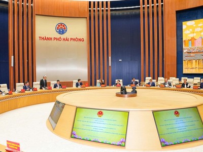 Hải Phòng - Thụy Điển hợp tác phát triển năng lượng tái tạo, chuyển đổi số và cảng biển xanh 