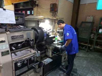 Sản xuất các sản phẩm cơ khí tại một doanh nghiệp tư nhân ở TP.HCM. Ảnh: Anh Quân