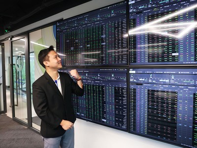 Trong những phiên thị trường chứng khoán điều chỉnh mạnh, dòng tiền bắt đáy các cổ phiếu có yếu tốt cơ bản tốt khá tích cực