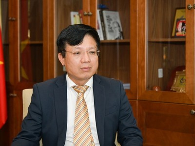 Ông Hồ Sỹ Hùng, Chủ tịch VCCI, đồng Chủ tịch Liên minh Diễn đàn Doanh nghiệp Việt Nam 