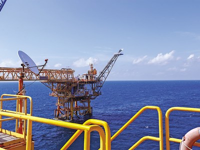 Thực tiễn qua 40 năm Đổi mới, kinh tế nhà nước đã từng bước phát huy được vai trò chủ đạo. Ảnh: Phong Sơn 