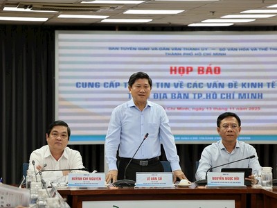 Lãnh đạo UBND tỉnh Cà Mau thông tin về chuỗi hoạt động trong sự kiện "Xin chào Cà Mau". 