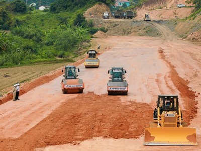 Nước rút 3.000 km cao tốc 