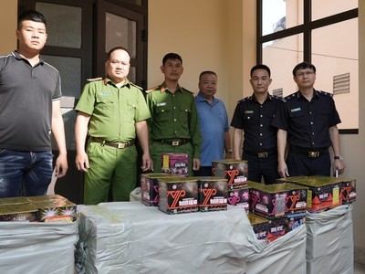 Hàng cấm có nguy cơ cao về buôn lậu dịp cao điểm cuối năm.