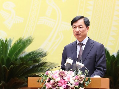 Ủy viên Bộ Chính trị, Bí thư Thành ủy Hà Nội Nguyễn Duy Ngọc phát biểu tại kỳ họp.