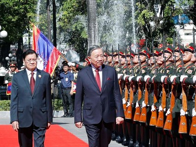 Lễ đón trọng thể Tổng Bí thư Tô Lâm và Phu nhân tại thủ đô Viêng Chăn, Lào 