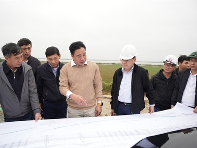 Đoàn công tác kiểm tra do Chủ tịch UBND TP Huế dẫn đầu