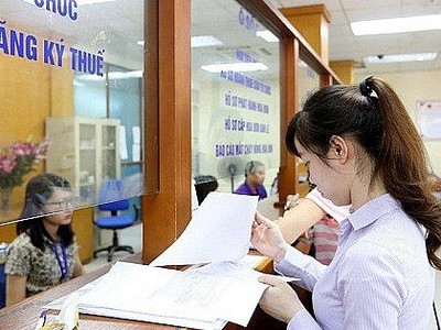 Thu nội địa tiếp tục giữ vai trò chủ lực, khi tăng 389.000 tỷ đồng so với dự toán. 