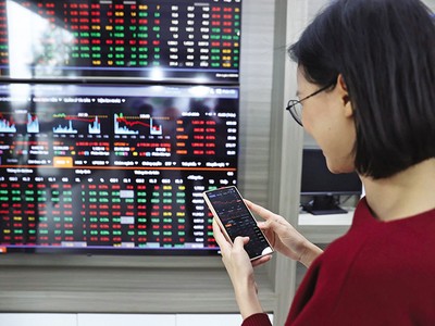 Không chỉ áp đảo về số lượng, nhà đầu tư cá nhân còn chiếm khoảng 85-95% tổng giá trị giao dịch toàn thị trường 