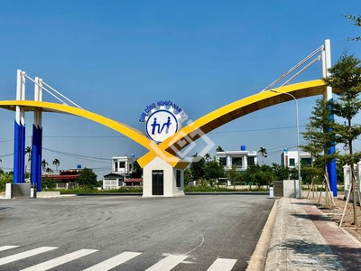 Cổng vào cụm công nghiệp Nam Hà.