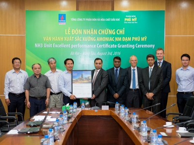 Nhà máy Đam Phú Mỹ nhận “Chứng chỉ vận hành xuất sắc” của Haldor Topsoe