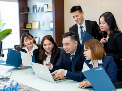 Chứng khoán Bản Việt (VCI): Giảm vị thế ở nhiều cổ phiếu ngân hàng, 6 tháng lãi trước thuế 868 tỷ đồng