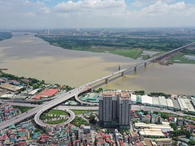 Cầu Vĩnh Tuy giai đoạn 2, dự án đang được nhà thầu Vinaconex tập trung thi công đúng tiến độ