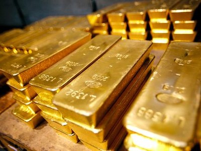 Ebola khiến vàng tăng mạnh trở lại