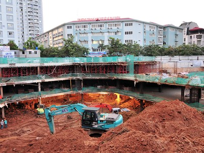 Nhà đầu tư thứ cấp là một trong những nguyên nhân gây nên tình trạng bất ổn trong giá sản phẩm, thậm chí có thể gây ra hiện tượng bong bóng bất động sản