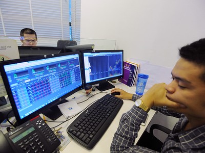 Áp lực điều chỉnh ngắn hạn