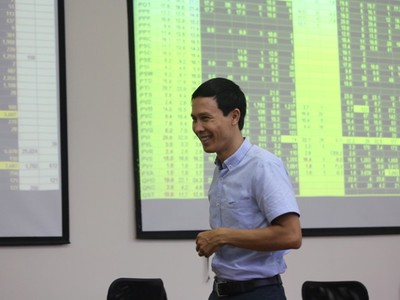 Phiên chiều 16/3: VN-Index vượt mốc 1.150 điểm trong phiên ETF chốt danh mục