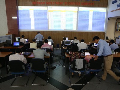 Chứng khoán quý IV: Kỳ vọng “đổi màu” 