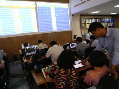 Chứng quyền có bảo đảm (CW) chờ ngày khai mở 