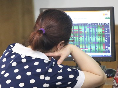 Tháng 5, chỉ số tăng, thanh khoản tăng trên HNX 