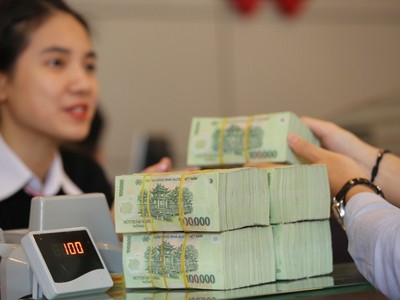 Vì sao chênh lệch lãi huy động giữa các ngân hàng lên tới 2%/năm?