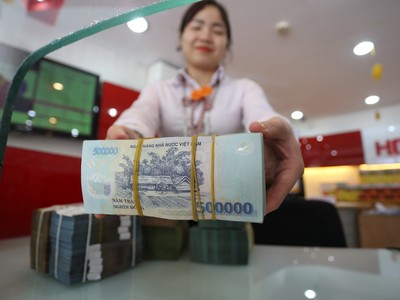 Những nhóm ngành “ứ” vốn 