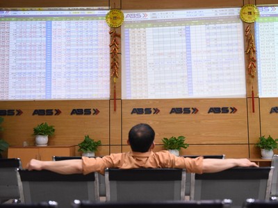 Sàn niêm yết sắp thiết lập trật tự mới