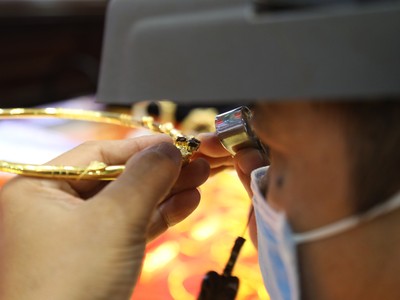 Giá vàng hôm nay ngày 7/12: Vàng trong nước ngược chiều nhau