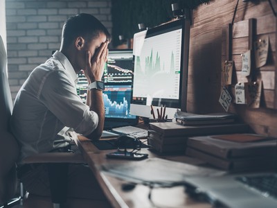 Các nhà đầu tư đều thận trọng, nên rủi ro suy giảm ở các nhóm cổ phiếu là như nhau. Ảnh Shutterstock.