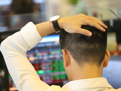 Những câu hỏi lạ trong ngày giao dịch thật lạ