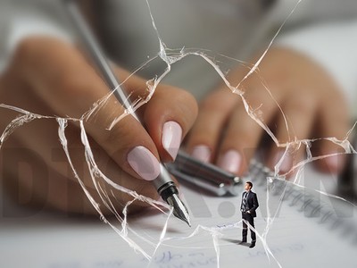 Khách hàng nên tìm tới những người am hiểu chuyên môn, ủy quyền cho họ lập thủ tục yêu cầu trả tiền bảo hiểm