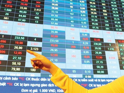 Điểm sáng trong vùng lặng thông tin trên thị trường chứng khoán