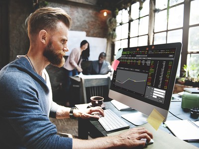 Đẩy mạnh xả cổ phiếu lớn, khối ngoại bán ròng hơn 650 tỷ đồng trong phiên 17/2