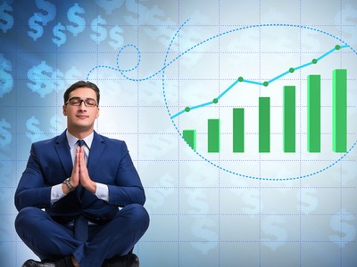 Chứng khoán Việt Nam lội ngược dòng thế giới