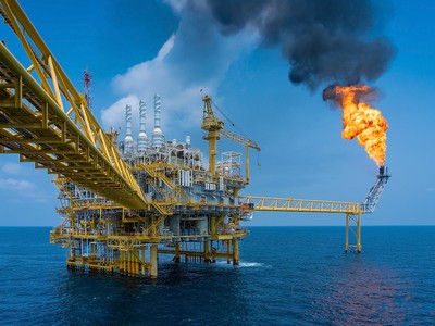 Cổ phiếu dầu khí “nóng” hơn giá dầu