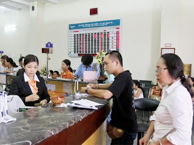 Ngân hàng ồ ạt khuyến mại tiền gửi cuối năm