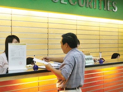 Chứng khoán Xuân Thành: từ lỗ lớn đến lãi lớn, vì sao?