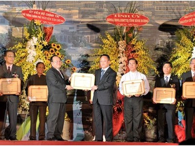 Thành phố mới Bình Dương: Eurowindow nhận bằng khen về thi công