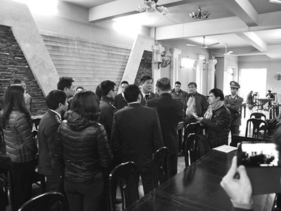 Cục Thi hành án TP. Việt Trì tiến hành cưỡng chế thi hành án tại Công ty cổ phần Đầu tư thương mại Việt Hưng vào tháng 1/2014	 