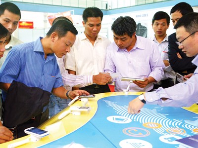Samsung và Apple thất thế tại Việt Nam?
