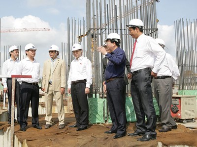 Bộ trưởng Bộ Xây dựng Trịnh Đình Dũng thăm Dự án HQC Plaza