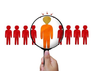 Tạo scandal, “chém gió”... không làm nên “nhân hiệu”