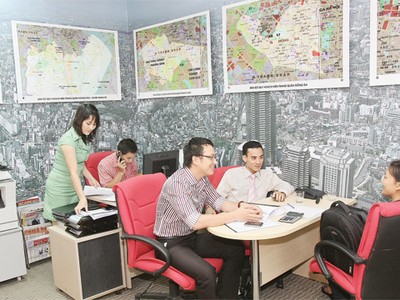 Để tồn tại và phát triển, các sàn giao dịch BĐS phải tự chuyên nghiệp hóa mình